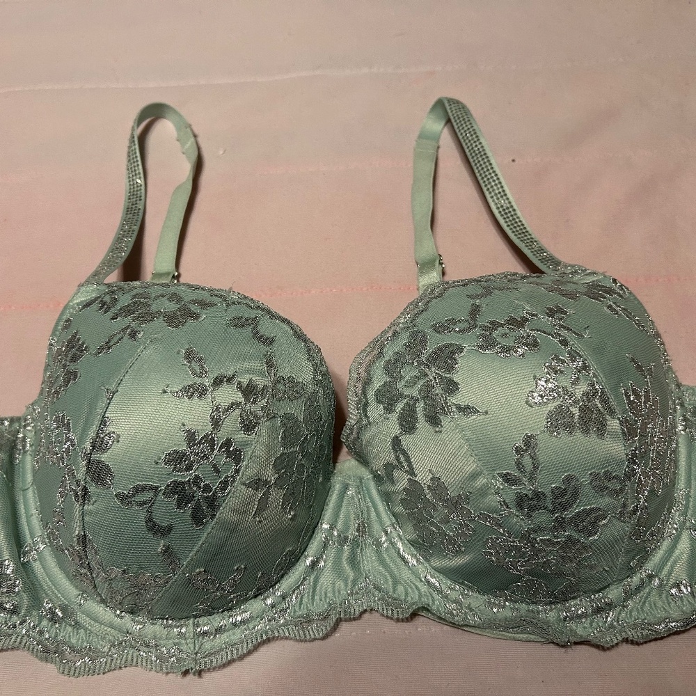 Victoria's Secret Mint Green Dream Angels Lined Demi 38C Back Closure Bra